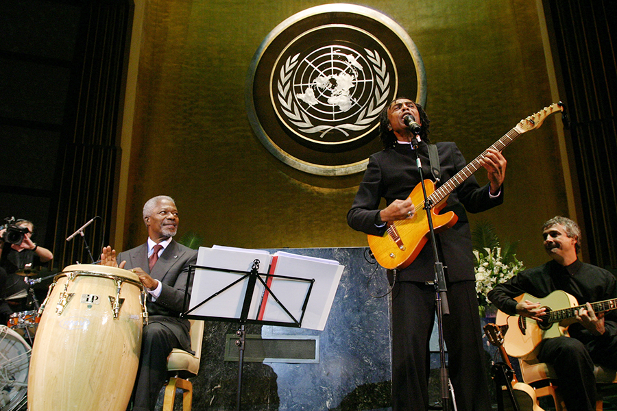 Brasil Minister of Culture Gilberto Gil and Kofi Annan play music at UN Celebration day.